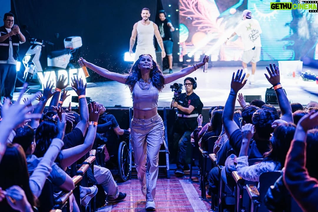 Laura Spoya - 33.4K Likes - Todo lo que fue el primer Good Time en el Canout. Gracias goodcitos por estar en este momento histórico y ser parte de la manada. 👌

📸 @maritza_ojoxojo una capa 👌