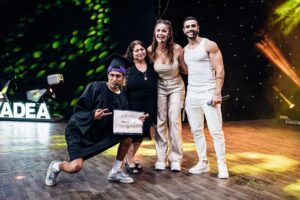 Laura Spoya Instagram - Todo lo que fue el primer Good Time en el Canout. Gracias goodcitos por estar en este momento histórico y ser parte de la manada. 👌
📸 @maritza_ojoxojo una capa 👌