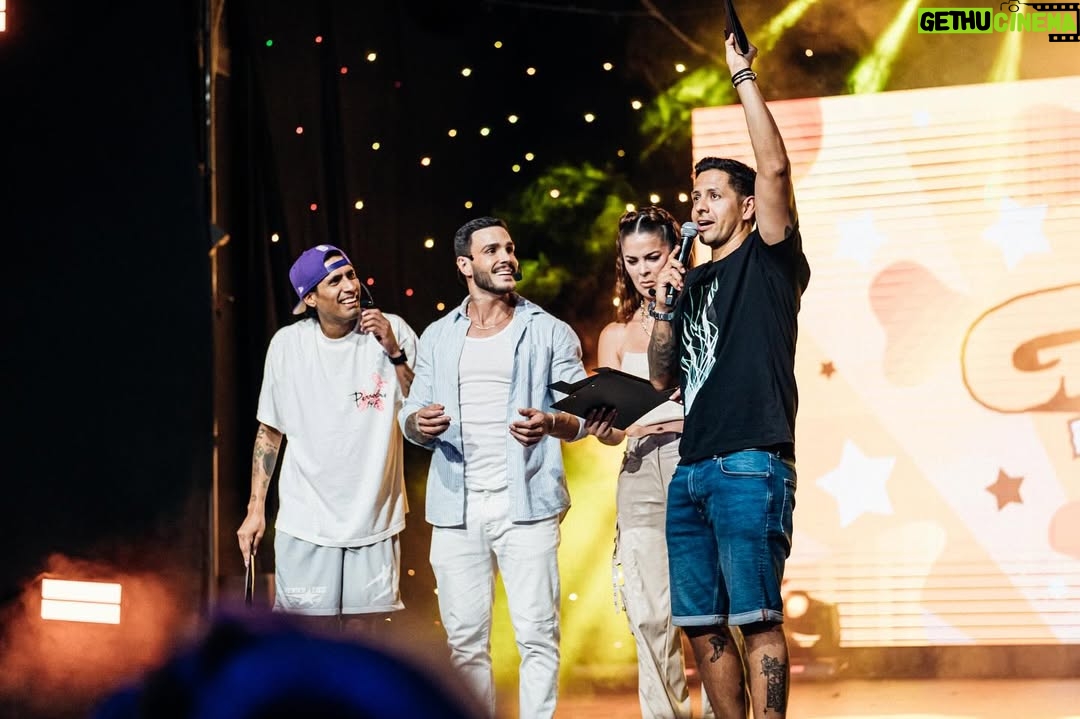 Laura Spoya - 33.4K Likes - Todo lo que fue el primer Good Time en el Canout. Gracias goodcitos por estar en este momento histórico y ser parte de la manada. 👌

📸 @maritza_ojoxojo una capa 👌