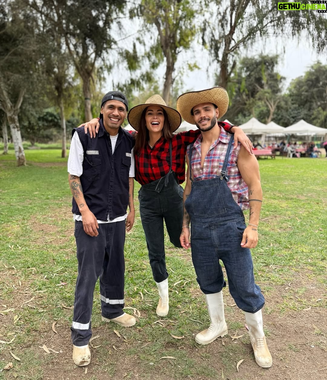 Laura Spoya - 29.9K Likes - La Manada más salvaje del stream reportando desde la granja 🫡😏. Solo diremos.. si se perdieron el en vivo vayan a ver la repetición pero YA 🫣 #Goodtime #TodoGood