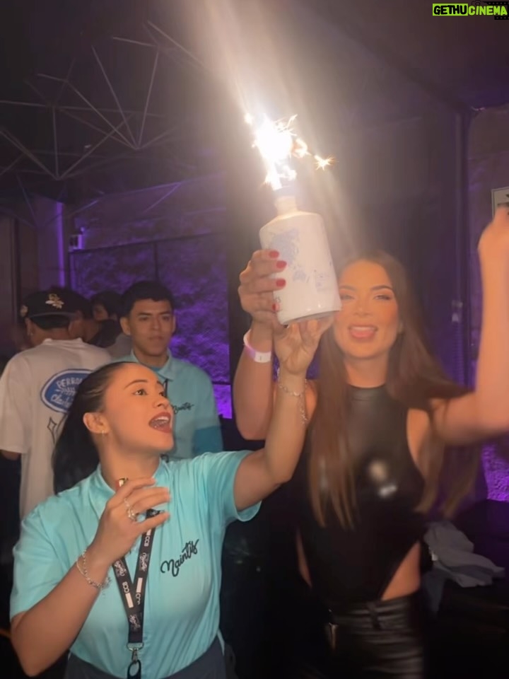 Laura Spoya - 28.2K Likes - Algunas fotitos de lo que fue mi festejo patronal de cumpleaños 😅. Falta parte II, III y hasta IV ajajajaja! Gracias a todos por haberlo hecho tan especial ❤️. Este año no tenía ganas de hacer nada y terminé haciendo de todo 😂. Hasta parapente ajajajaja los quiero mucho 🫶🏻