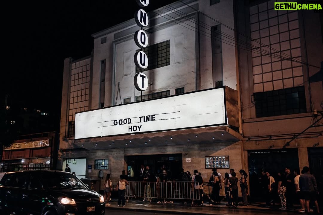 Laura Spoya - 33.4K Likes - Todo lo que fue el primer Good Time en el Canout. Gracias goodcitos por estar en este momento histórico y ser parte de la manada. 👌

📸 @maritza_ojoxojo una capa 👌