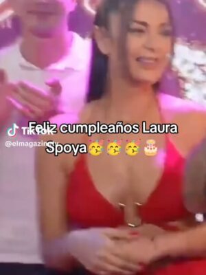 Laura Spoya Instagram - Algunas fotitos de lo que fue mi festejo patronal de cumpleaños 😅. Falta parte II, III y hasta IV ajajajaja! Gracias a todos por haberlo hecho tan especial ❤️. Este año no tenía ganas de hacer nada y terminé haciendo de todo 😂. Hasta parapente ajajajaja los quiero mucho 🫶🏻