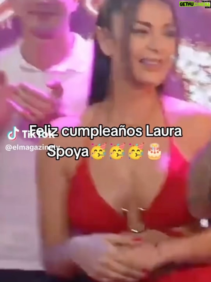 Laura Spoya - 28.2K Likes - Algunas fotitos de lo que fue mi festejo patronal de cumpleaños 😅. Falta parte II, III y hasta IV ajajajaja! Gracias a todos por haberlo hecho tan especial ❤️. Este año no tenía ganas de hacer nada y terminé haciendo de todo 😂. Hasta parapente ajajajaja los quiero mucho 🫶🏻