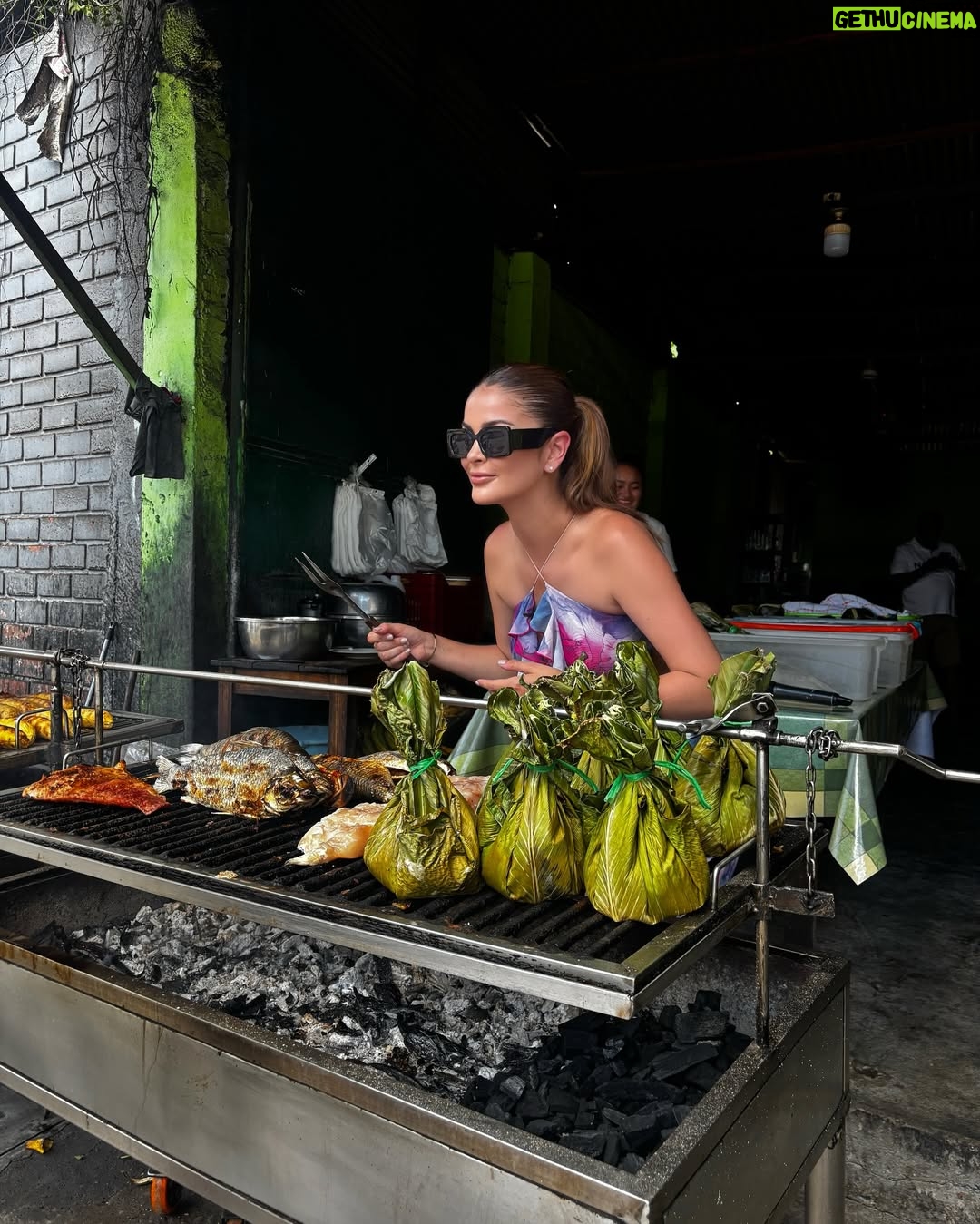 Laura Spoya - 28.5K Likes - Unos días en la selva de chamba pero también de diversión a full 😜. Es mi primera vez visitando Pucallpa y me ha encaaaaaaantado! El clima es tremendamente espectacular 🔥. Para quienes me encontré ayer en la fiestita de cumbia pasen videos por interno peeee jajaja estuve 2 días pero me lo gocé como si hubiera estado una semana jajaja que lindo es nuestro país y gente 🫶🏻! Gracias por su hospitalidad 🥰 #Pucallpa