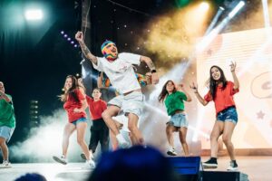 Laura Spoya Instagram - Todo lo que fue el primer Good Time en el Canout. Gracias goodcitos por estar en este momento histórico y ser parte de la manada. 👌
📸 @maritza_ojoxojo una capa 👌