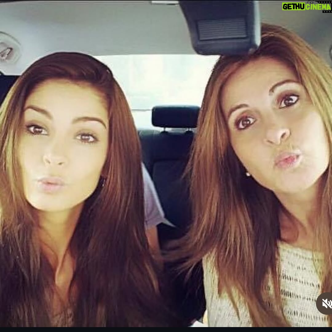 Laura Spoya - 57.4K Likes - Feliz día mami querida y Lalita ❤️. Este año les toca un poco sucedidas de salud pero siempre con la mejor actitud y vibras positivas ❤️
Maaaaa: gracias por siempre haber estado en cada momento importante de mi vida! En las buenas, malas y peores.. sieeempre juntas ❤️. Pronto estarás al 💯! Te quiero 💕! @julysolm 
Lalita: gracias por ser muestra de fortaleza y resiliencia! Te quiero mucho! Aún nos quedan muchísimas cosas por vivir! Mi segunda mamá 💕