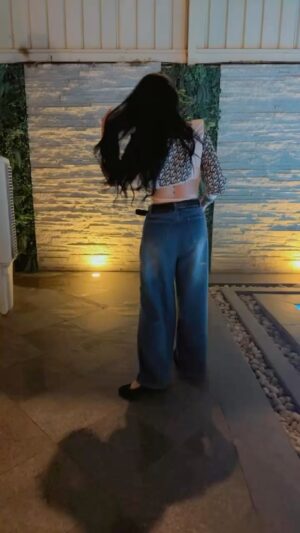 Layla Iskandar Instagram - Bonjour 🌸