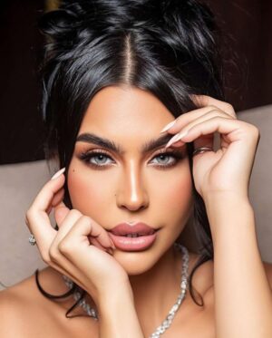 Layla Iskandar Instagram - #laylaiskandar #ليلى_اسكندر ✨✨