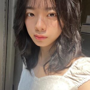 Lee Jae-in Instagram - #하이파이브 무대인사중!!!🫀 편지랑 선물 너무 고마워요🍀