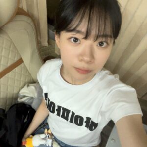 Lee Jae-in Instagram - #하이파이브 개봉했어요!!!!! 💪🏻🥰 극장에서 얼른 만나요🎶