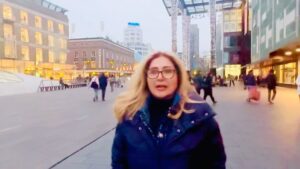 Leila Forouhar Instagram - به امید دیدار شما عزیزانم فردا شب در سالن زیبا و متفاوت میین استیج در شهر دمبوس هلند ، همراه با اسطوره موسیقی حسن شماعی زاده 🌹. https://volek.events/events/?events-search=Leila#search  #لیلا_فروهر #کنسرت اروپا