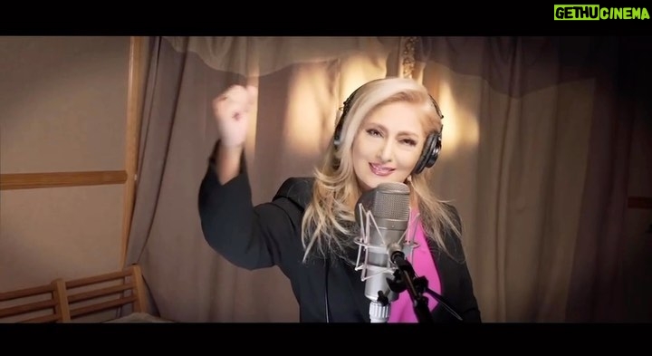 Leila Forouhar - 53.6K Likes - ای ایران 
ای مرز پر گوهر
با نام #زن برای #زندگی کردن تمام هموطنانم،  پدران و مادران ، جوانان و زنان، زن و مرد، كرد و آذري را بردار 
میدانیم و با تمام وجود #آزادی را فریاد خواهیم زد. به امید روزی که در جشن آزادیش یکصدا در کنار هموطنانم این سرود را بخوانیم .
.
.
#women #life #freedom #mahsaamini #freeiran