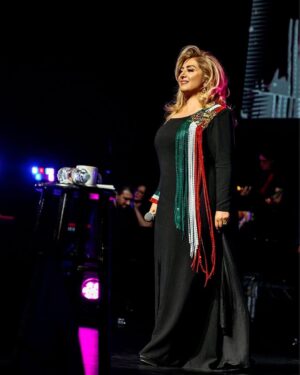 Leila Forouhar Instagram - خوشحالم من هم در گردهمایی باشکوه "برای آزادی" در کنار دیگر همکارانم سهم کوچکی را برای حمایت از جنبش زن، زندگی، آزادی داشتم . با حضور شاهزاده رضا پهلوی نیز، این شب زیبا و دیدنی به اوج خود رسید. 

با سپاس از حمایت شما عزیزان و دست اندرکاران این برنامه و با تشکر از سیمین عزیز برای طراحی بسیار زیبای لباس من  و همچنین زاره عزیز برای آرایش مو و میکاپ .
به امید آینده ی روشن برای سرزمینمان ایران

LIVE FOR LIBERTY
Los Angeles , Youtube Theater
June 11th 2022
@simin_couture Simin_couture
#LeilaForouhar #LiveForLiberty #IRAN #MahsaAmini #Woman_Life_Freedom

#لیلافروهر #ایران #مهسا_امینی #زن_زندگی_آزادی