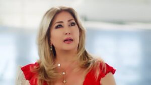 Leila Forouhar Instagram - ‎موزیک ویدئوی جدید “یاد گرفتم زن باشم” را تقدیم میکنم به تمام زنان تاریخ ساز ایران زمین، زنانی که یاد گرفتند خورشید شب شکن باشند، شیرزنانی که به شوق زندگی فردا را خواهند ساخت .

‎هم اکنون می توانید این موزیک ویدئو را از طریق یوتیوب زیر تماشا نمایید .
www.youtube.com/caltexmusic www.Youtube.com/LeilaForouhar
Lyrics : Iraj Janati Ataei
Music : Bijan Mortazavi
Arrangment : Babak Saeedi
Producer : Fariba Forouhar
Director : Koji Zadori
Color : Ryan Seif
Hair & MakeUp : Zare
Record Label : Caltex records 

Availabe On Leila Forouhar  Youtube Channel (Link on Bio)
 
#LeilaForouhar #IRAN #MahsaAmini #Woman_Life_Freedom #IrajJanatiAtaei #BijanMortazavi #BabakSaeidi #FaribaForouhar #KojiZadori

‎#لیلافروهر #مهسا_امینی #ایران #زن_زندگی_آزادی #ایرج_جنتی_عطایی #بیژن_مرتضوی #بابک_سعیدی #فریبا_فروهر #کوجی_زادوری