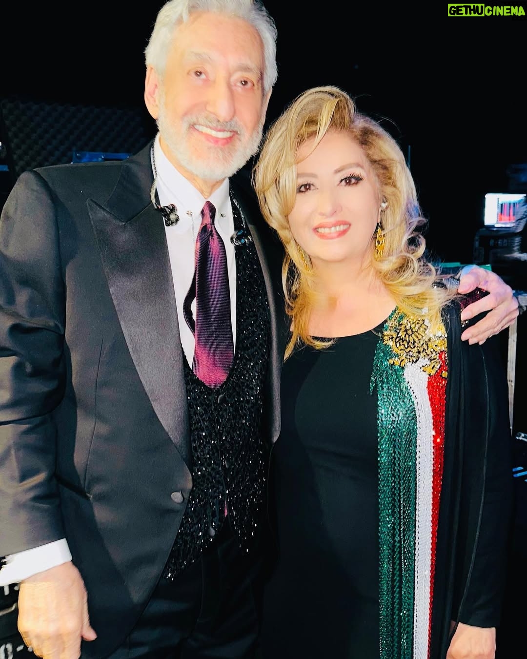 Leila Forouhar - 164.7K Likes - خوشحالم من هم در گردهمایی باشکوه "برای آزادی" در کنار دیگر همکارانم سهم کوچکی را برای حمایت از جنبش زن، زندگی، آزادی داشتم . با حضور شاهزاده رضا پهلوی نیز، این شب زیبا و دیدنی به اوج خود رسید. 

با سپاس از حمایت شما عزیزان و دست اندرکاران این برنامه و با تشکر از سیمین عزیز برای طراحی بسیار زیبای لباس من  و همچنین زاره عزیز برای آرایش مو و میکاپ .
به امید آینده ی روشن برای سرزمینمان ایران

LIVE FOR LIBERTY
Los Angeles , Youtube Theater
June 11th 2022
@simin_couture Simin_couture
#LeilaForouhar #LiveForLiberty #IRAN #MahsaAmini #Woman_Life_Freedom

#لیلافروهر #ایران #مهسا_امینی #زن_زندگی_آزادی