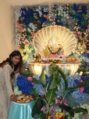 Leisha Patidar Instagram - Where there is bappa, there is peace🥹🙏🏼💖