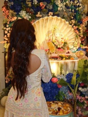 Leisha Patidar Instagram - Where there is bappa, there is peace🥹🙏🏼💖