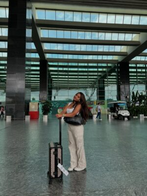 Leisha Patidar Instagram - Just me, living my main character life
one July moment at a time 🫶🏽🌞💖🤭🎀🥂📖🫧🐾📸
