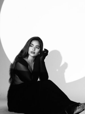 Leisha Patidar Instagram - Black cat energy forever🐈⬛💎