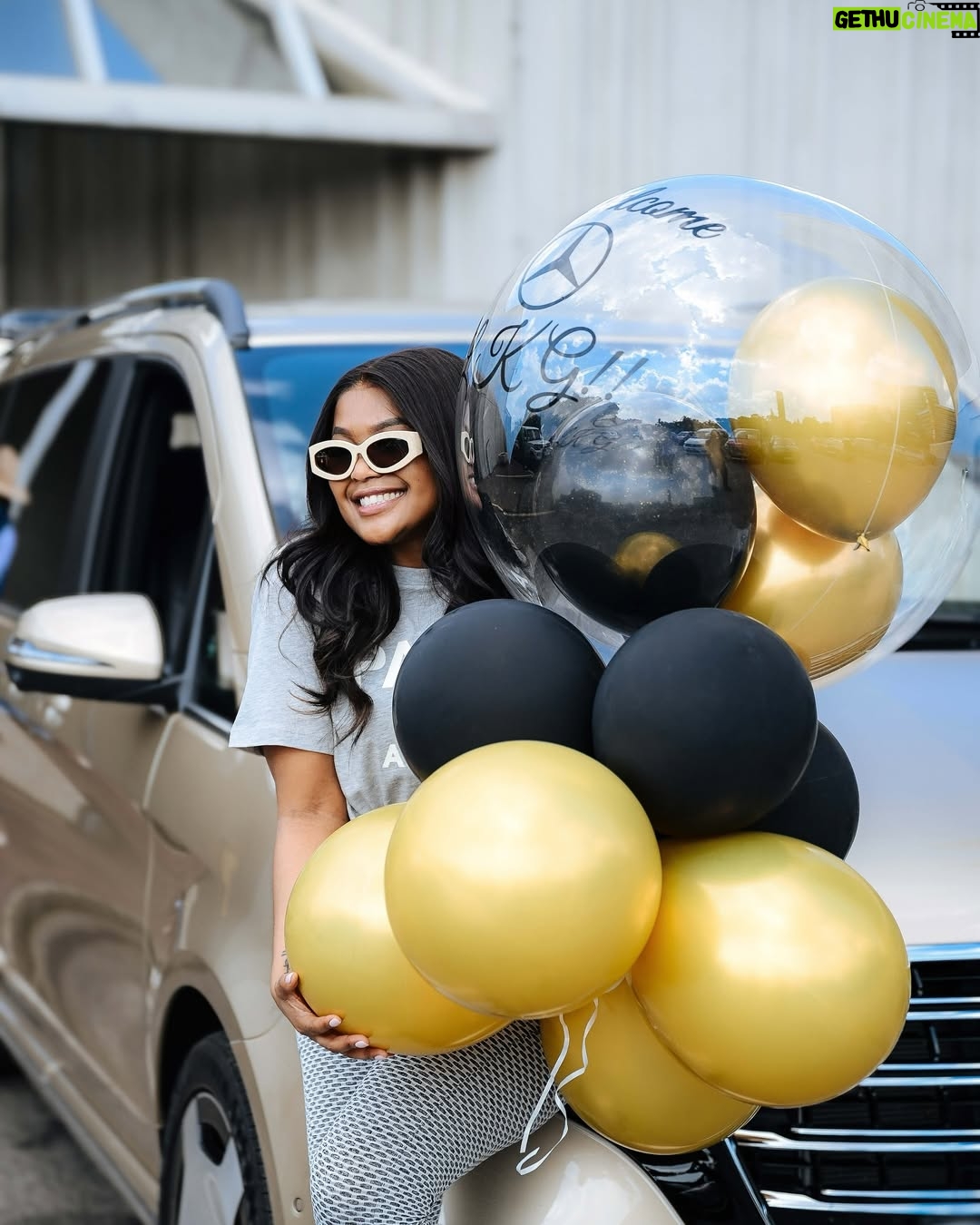 Lerato Kganyago - 90.9K Likes - YOU LOOKING AT THE BRAND NEW AMBASSADOR OF @mercedesbenzsa 🔥 MAKES SENSE RIGHT?! SO EXCITED!! 📸 @onair_ent