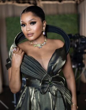 Lerato Kganyago Instagram - MOTHER draped in @swarovski ❄️
💄 @clarabanx
💇🏾♀️ @doree.hair
#basadiinmusicawards2025