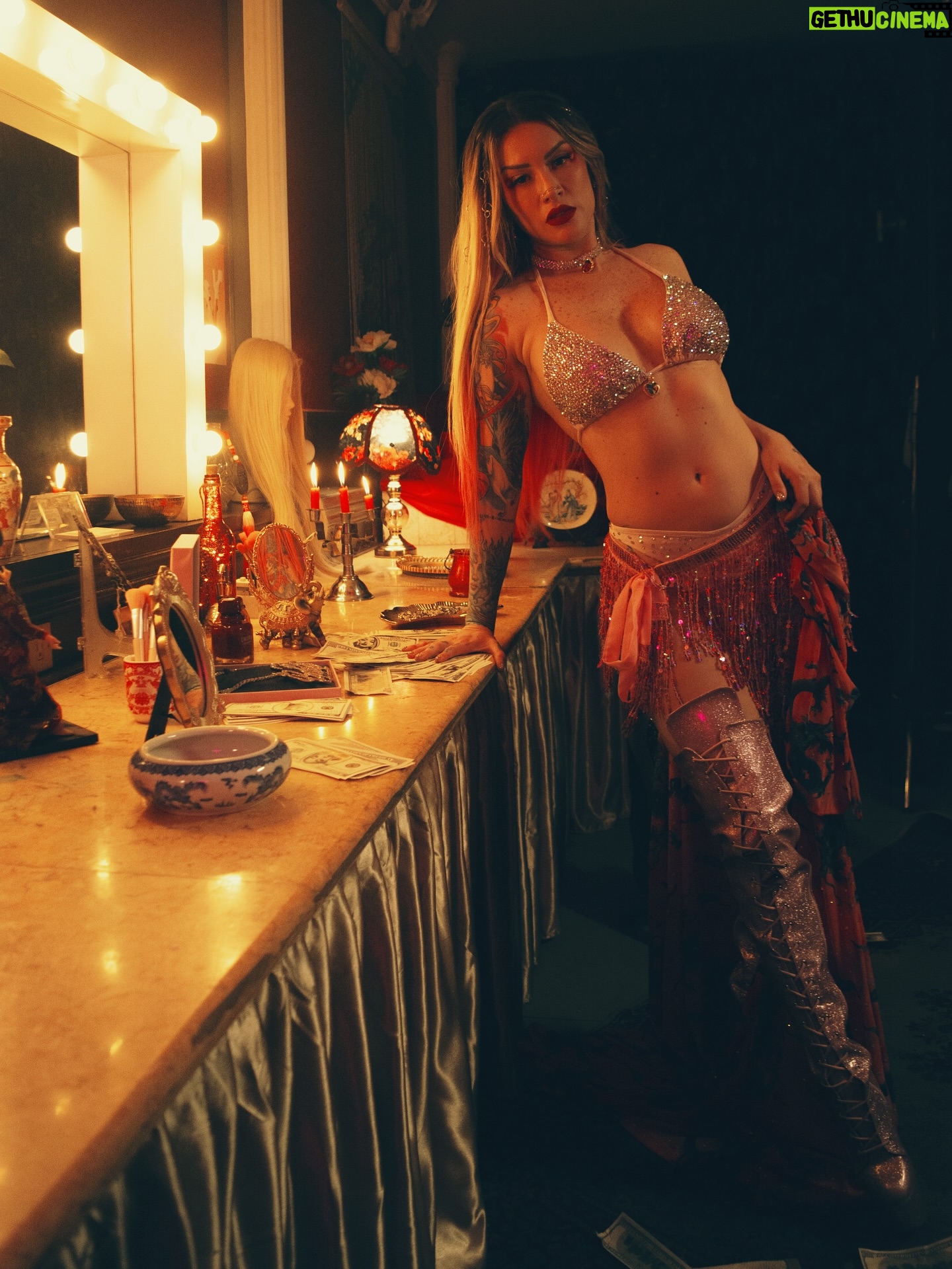 Leslie Shaw - 6.5K Likes - Behind the scenes 📸📽️ @leslieshaw 
.
#videoclip #bts #leslieshaw #armonia10 #fotografia #fotografosperuanos #backstage #musicphotography