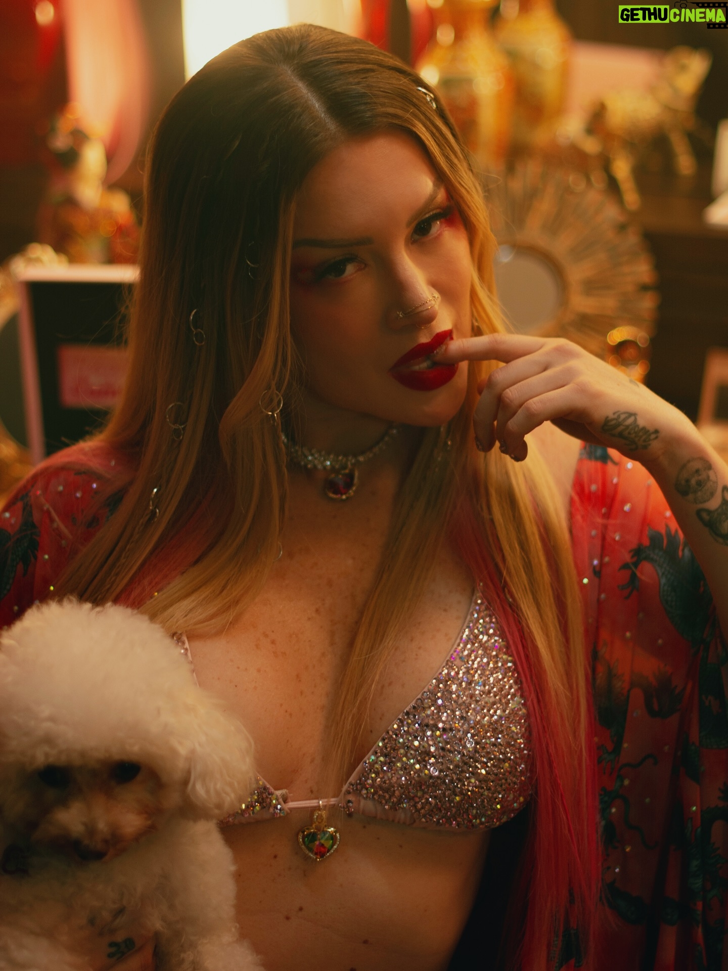 Leslie Shaw - 6.5K Likes - Behind the scenes 📸📽️ @leslieshaw 
.
#videoclip #bts #leslieshaw #armonia10 #fotografia #fotografosperuanos #backstage #musicphotography