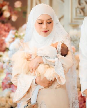 Lesti Kejora Instagram - Alhamdulillah Aqiqah putri kami
LESHIA TIVANA BILLAR InsyaAllah sehat selalu dan menjadi anak yang shaleha ya nakš¤š
#masyaAllahTabarakallah
#AllahummaBaarik