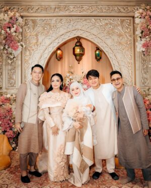 Lesti Kejora Instagram - MasyaAllah tabarakallah
Aqiqah adekš¤ā¦ @leshiativana
Attier: @ayungberinda
Dekor: @theatmadjas
EO: @chandira.wo.eo
Vanue : @ayanajakarta
F&B : @24evercoffee @ayanajakarta
Souvenir : @momuung.id @moell.id @ricarico_bakery @dagangdagingreal @mydreamgoodies
Usher : @stilettopagarayu
Hadiah : @pmbtoysofficial
MC Offair: @hani.hendrajatinmc @fauzinoerwenda_
Groul Sholawat : @lubnaalazizah.shalawat
Buku Pengajian : @undangankarawang_
Undangan Digital : @invitato.id
Karpet : @farahcarpetofficial