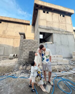 Lesti Kejora Instagram - MasyaAllah tabarakallah Villa yang di pererenan progres nya insyaallah dalam waktu dekat sudah bisa di tempatin mohon doa nyašš» Terimaksih papa nya anak2 karna pelan2 impian yang satu ini jadi Allahumma Baarikš¤²š»