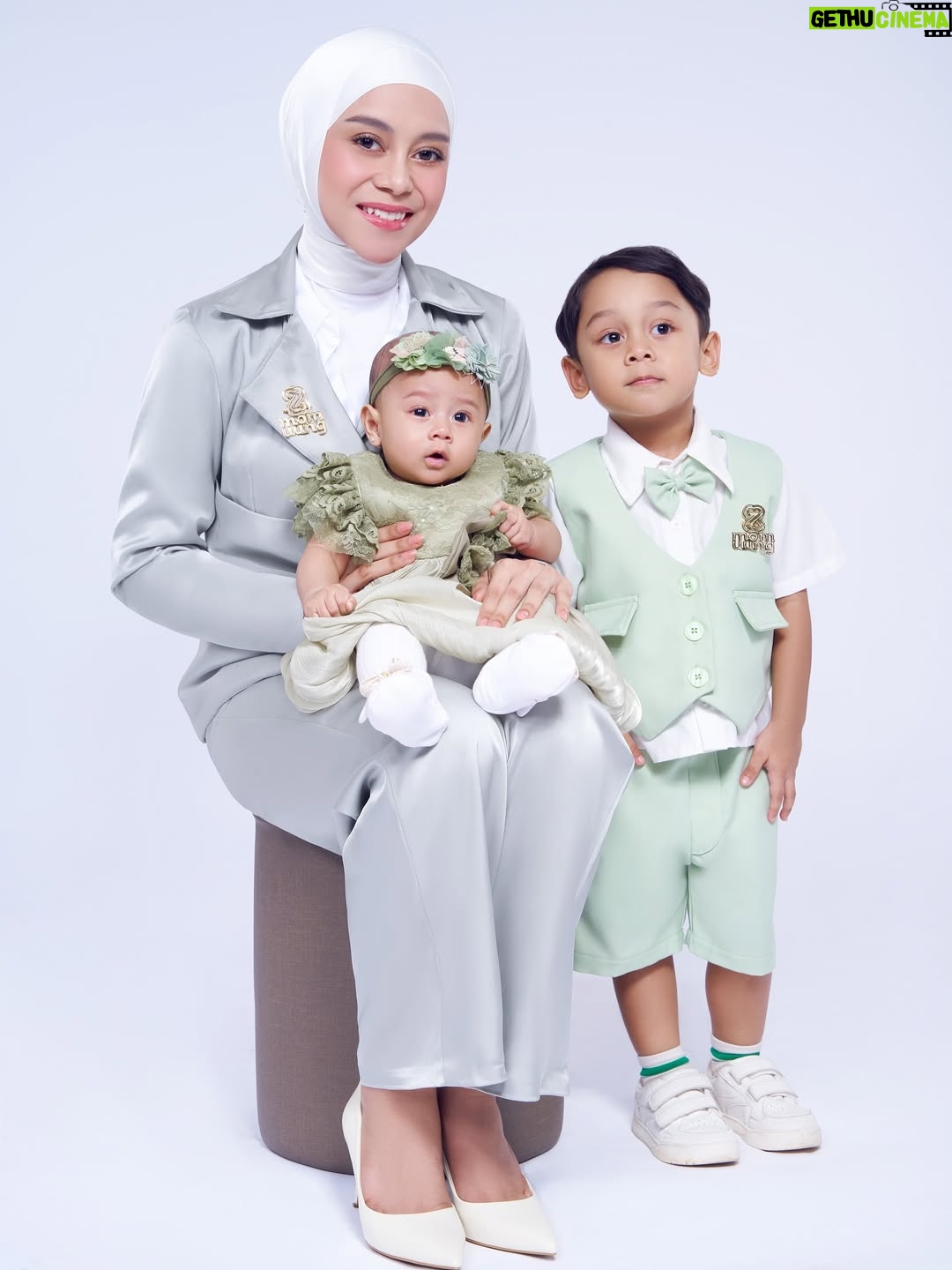 Lesti Kejora - 407.7K Likes - Alhamdulillah… perjalanan menyusui untuk Leshia dimudahkan.
Belajar dari pengalaman sama Abang L dulu, kali ini aku makin siap, terutama karena punya support system yang pas 💚

Salah satunya ya Exclusive Breastfeeding Set dari @momuung.id ini. Ngebantu banget buat ibu baru maupun ibu beranak dua seperti aku 😍

✨ Spesial followers aku khusus HARI INI AJA tanggal 10 JULI di Shopee untuk 20 orang pertama!
Pakai kode “MOMUEXLES” buat dapat voucher Rp100.000 ya!

#MomUungXLesti #LestiKejora #BreastfeedingSet #ProudToBreastfeed #GenerASIemas #solusiboosterasi #MomUung