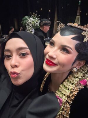 Lesti Kejora Instagram - Selamat menempuh hidup baru ka al dan alysaš¤