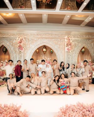 Lesti Kejora Instagram - MasyaAllah tabarakallah
Aqiqah adekš¤ā¦ @leshiativana
Attier: @ayungberinda
Dekor: @theatmadjas
EO: @chandira.wo.eo
Vanue : @ayanajakarta
F&B : @24evercoffee @ayanajakarta
Souvenir : @momuung.id @moell.id @ricarico_bakery @dagangdagingreal @mydreamgoodies
Usher : @stilettopagarayu
Hadiah : @pmbtoysofficial
MC Offair: @hani.hendrajatinmc @fauzinoerwenda_
Groul Sholawat : @lubnaalazizah.shalawat
Buku Pengajian : @undangankarawang_
Undangan Digital : @invitato.id
Karpet : @farahcarpetofficial
