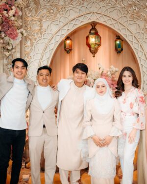 Lesti Kejora Instagram - MasyaAllah tabarakallah
Aqiqah adekš¤ā¦ @leshiativana
Attier: @ayungberinda
Dekor: @theatmadjas
EO: @chandira.wo.eo
Vanue : @ayanajakarta
F&B : @24evercoffee @ayanajakarta
Souvenir : @momuung.id @moell.id @ricarico_bakery @dagangdagingreal @mydreamgoodies
Usher : @stilettopagarayu
Hadiah : @pmbtoysofficial
MC Offair: @hani.hendrajatinmc @fauzinoerwenda_
Groul Sholawat : @lubnaalazizah.shalawat
Buku Pengajian : @undangankarawang_
Undangan Digital : @invitato.id
Karpet : @farahcarpetofficial