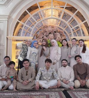 Lesti Kejora Instagram - Selamat Hari Raya Idul Adha. šš¼š
Terima kasih buat teman-teman yang sudah menyempatkan hadir untuk sholat ied berjemaah di kediaman kita yang sudah disulap sedemikian rupa šš¼š
.
@ayudyahandari
@byayudyahandari
.
.
Nb: celana gw kotor abis motong sapi š¤£