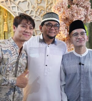 Lesti Kejora Instagram - Selamat Hari Raya Idul Adha. šš¼š
Terima kasih buat teman-teman yang sudah menyempatkan hadir untuk sholat ied berjemaah di kediaman kita yang sudah disulap sedemikian rupa šš¼š
.
@ayudyahandari
@byayudyahandari
.
.
Nb: celana gw kotor abis motong sapi š¤£