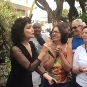 Letícia Sabatella Instagram - E logo mais, dias 2,3 e 4 de junho! Tem Piaf e Brecht ! No @teatro_b32 !