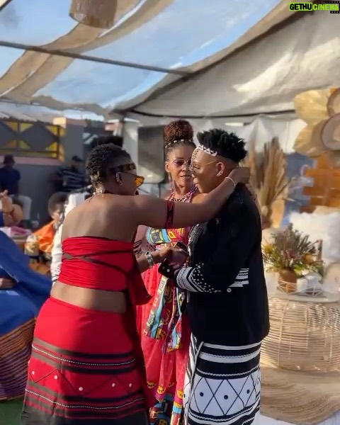 Letoya Makhene - 8.6K Likes - 2024 🥂
My friends got married, my children grew up a little more, we all found healing and we all realised that we’re much stronger than we thought. 

I’m grateful for the lessons learned and I don’t take any of my life experiences for granted 😇

Thank you to everyone that we shared laughs and hugs with 🤗🙏🏽🤍🥰

A big thank you to @houseofzambezi for always ensuring that I look amazing!

To @dandozest_food and @zaza_legacy_wine_bev_sa Thank you for making sure that everyone was always well fed and well hydrated at every function 🥂🍧

To my work family @masechabamedia and @ntethe_global_effect Thank you for never stopping to believe in me! Here’s to our 2025 takeover! 🙌🏽🙌🏽🙌🏽

Emakhosini 👏🏽👏🏽🤍