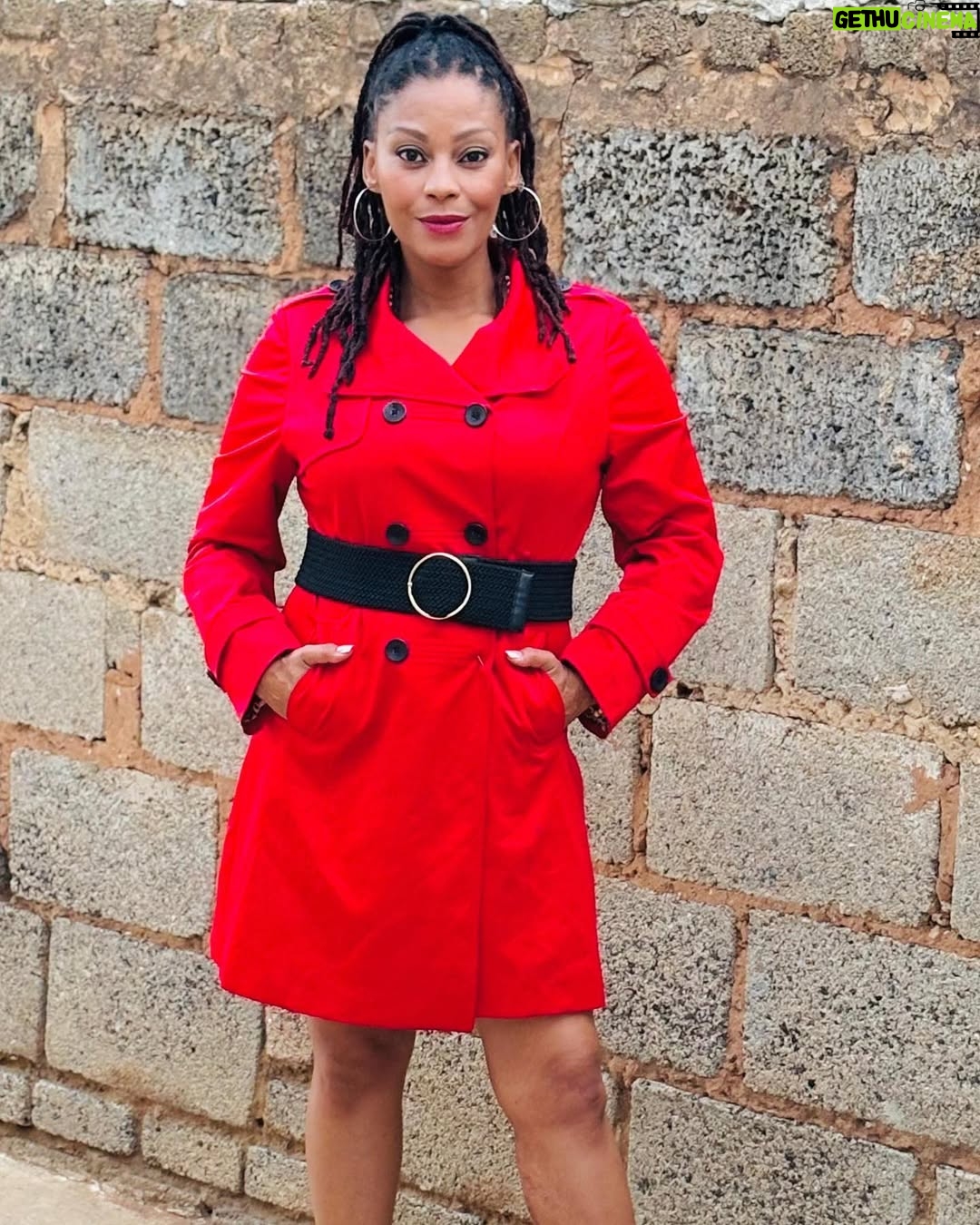 Letoya Makhene - 8.6K Likes - 2024 🥂
My friends got married, my children grew up a little more, we all found healing and we all realised that we’re much stronger than we thought. 

I’m grateful for the lessons learned and I don’t take any of my life experiences for granted 😇

Thank you to everyone that we shared laughs and hugs with 🤗🙏🏽🤍🥰

A big thank you to @houseofzambezi for always ensuring that I look amazing!

To @dandozest_food and @zaza_legacy_wine_bev_sa Thank you for making sure that everyone was always well fed and well hydrated at every function 🥂🍧

To my work family @masechabamedia and @ntethe_global_effect Thank you for never stopping to believe in me! Here’s to our 2025 takeover! 🙌🏽🙌🏽🙌🏽

Emakhosini 👏🏽👏🏽🤍