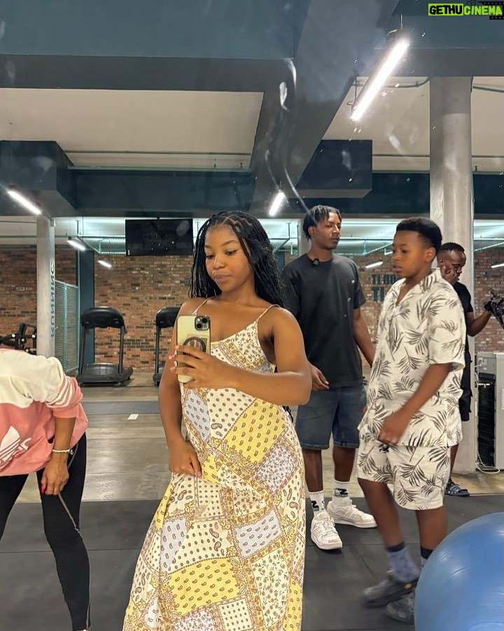 Letoya Makhene - 8.6K Likes - 2024 🥂
My friends got married, my children grew up a little more, we all found healing and we all realised that we’re much stronger than we thought. 

I’m grateful for the lessons learned and I don’t take any of my life experiences for granted 😇

Thank you to everyone that we shared laughs and hugs with 🤗🙏🏽🤍🥰

A big thank you to @houseofzambezi for always ensuring that I look amazing!

To @dandozest_food and @zaza_legacy_wine_bev_sa Thank you for making sure that everyone was always well fed and well hydrated at every function 🥂🍧

To my work family @masechabamedia and @ntethe_global_effect Thank you for never stopping to believe in me! Here’s to our 2025 takeover! 🙌🏽🙌🏽🙌🏽

Emakhosini 👏🏽👏🏽🤍