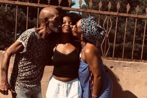 Letoya Makhene Instagram - A blessed birthday to the most beautiful man I know. My king. My dad @dr_blondiemakhene
You are life and love personified 🥰🥰🥰
Here’s to many more 🥂
Ndauwe 👏🏽👏🏽🧁