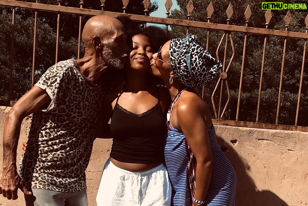 Letoya Makhene - 8.6K Likes - A blessed birthday to the most beautiful man I know. My king. My dad @dr_blondiemakhene 
You are life and love personified 🥰🥰🥰

Here’s to many more 🥂

Ndauwe 👏🏽👏🏽🧁