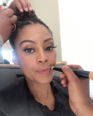 Letoya Makhene Instagram - The year that was 2024 🥂
May 2025 be a better year for all 😇🙏🏽😇
Love & Light 💋