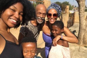 Letoya Makhene Instagram - A blessed birthday to the most beautiful man I know. My king. My dad @dr_blondiemakhene
You are life and love personified 🥰🥰🥰
Here’s to many more 🥂
Ndauwe 👏🏽👏🏽🧁