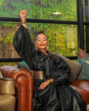 Letoya Makhene Instagram - It’s all about love 🌺🌹🥰
Namaste 🙏🏽