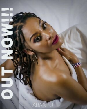 Letoya Makhene Instagram - The year that was 2024 🥂
May 2025 be a better year for all 😇🙏🏽😇
Love & Light 💋