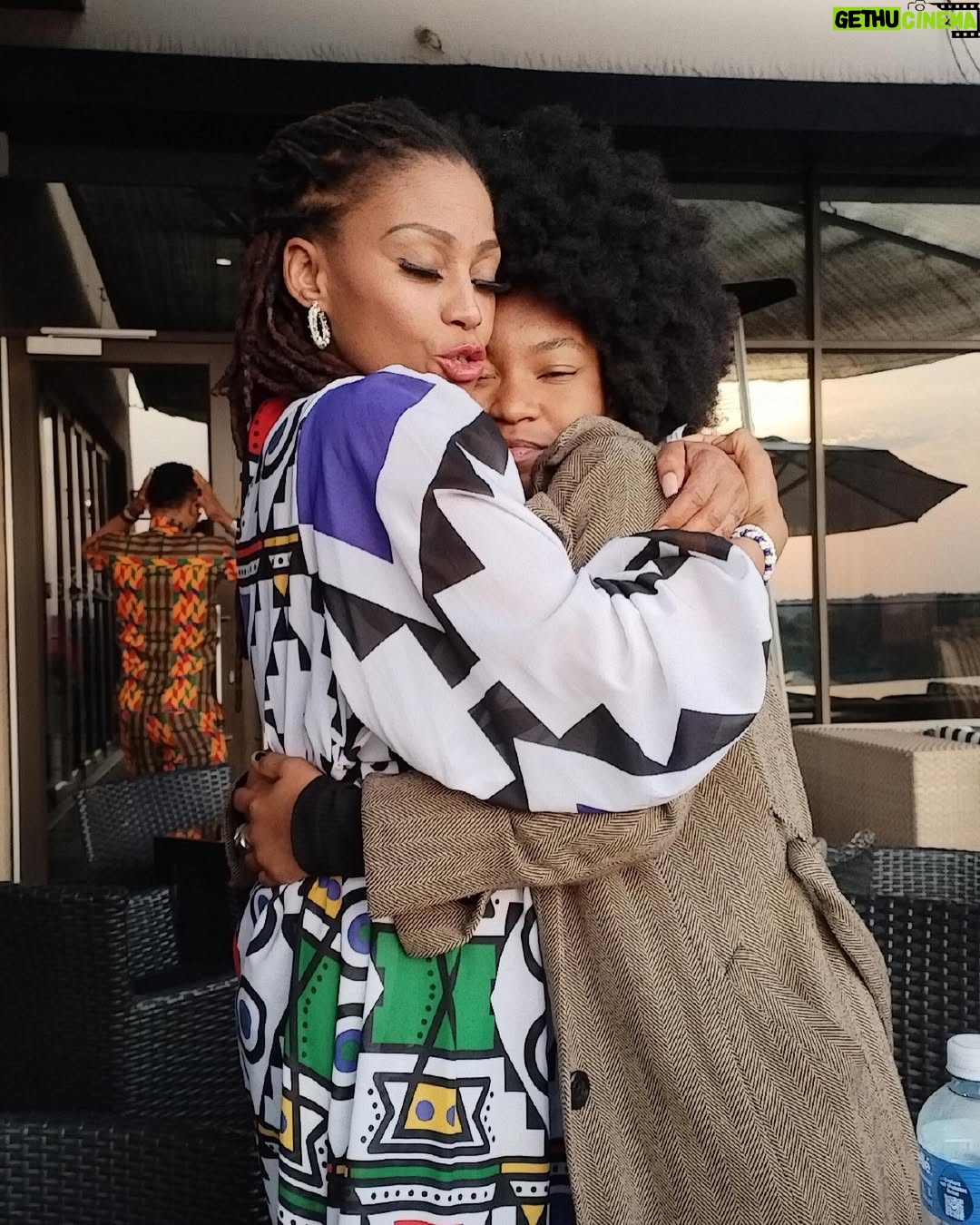 Letoya Makhene - 3K Likes - Young throwback to a day I was so proud of my daughter @nubia.aib for one of the many things she has managed to achieve all by herself 🥰🤩🎈

Love you kiddo 💋🫶🏽🌹

👗 @houseofzambezi