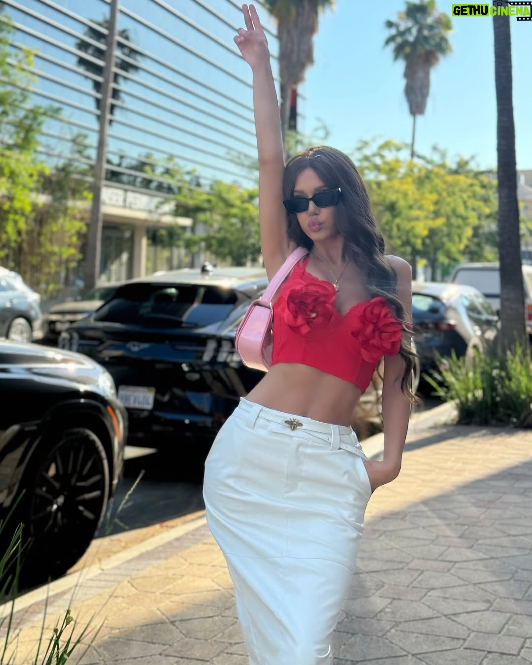 Lilit Hovhannisyan - 25.8K Likes - 💋