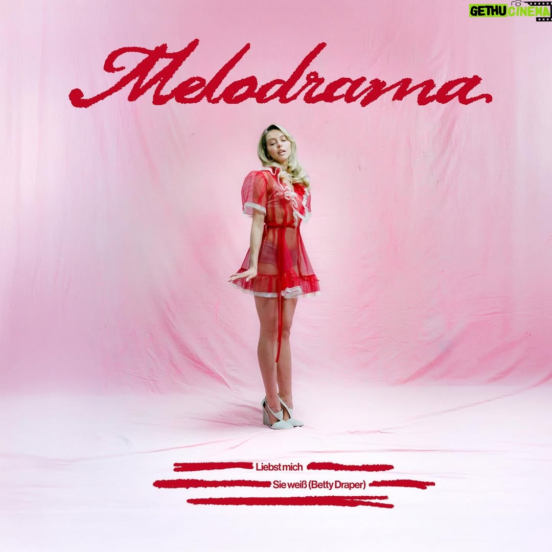 Lina Larissa Strahl - 4.7K Likes - Mein neues Album “Melodrama” 𑁤🍓
erscheint am 23.01.2026.. 

Persönlicher als mein Tagebuch.

Pre-order now𑁤 Link in Bio. xx
